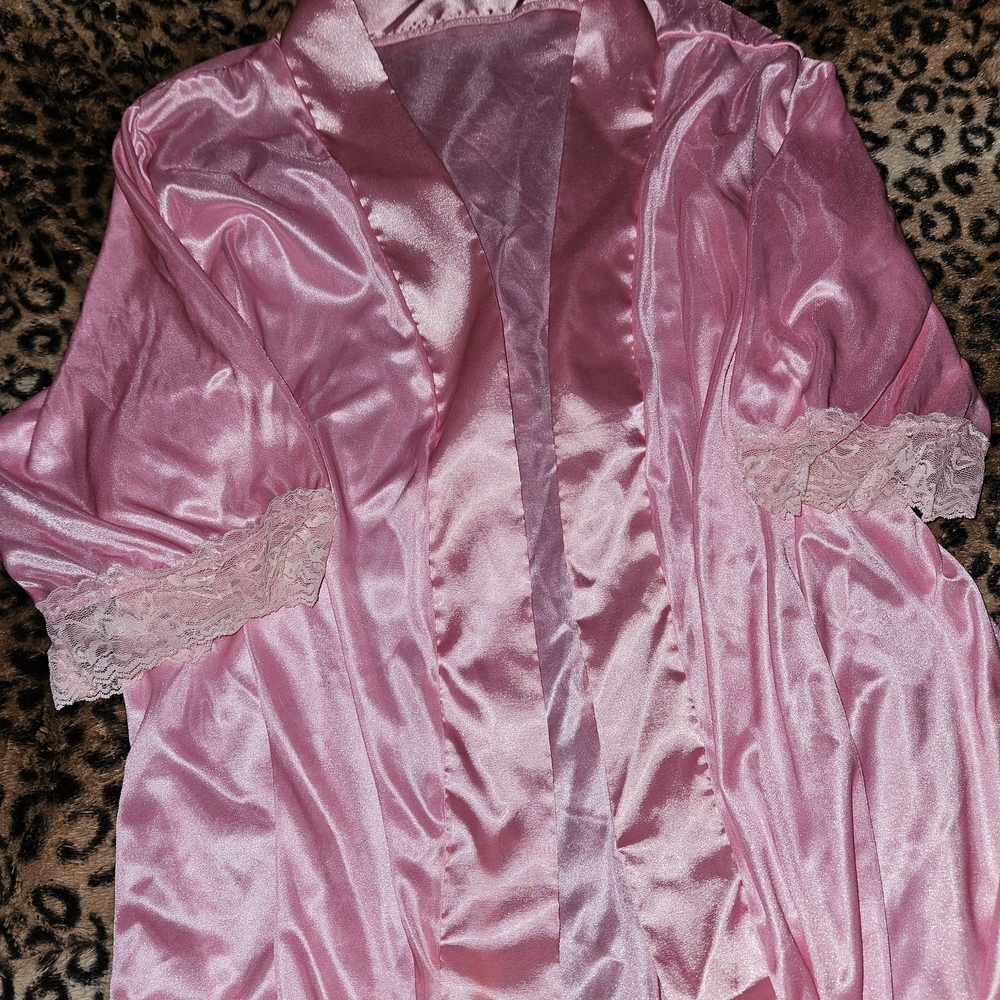 Bridesmaid Pink Satin Robe - Picture 5 of 6
